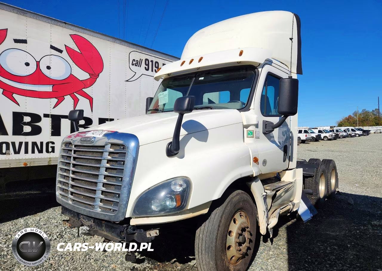 2018 Freightliner Cascadia 125 Semi Truck