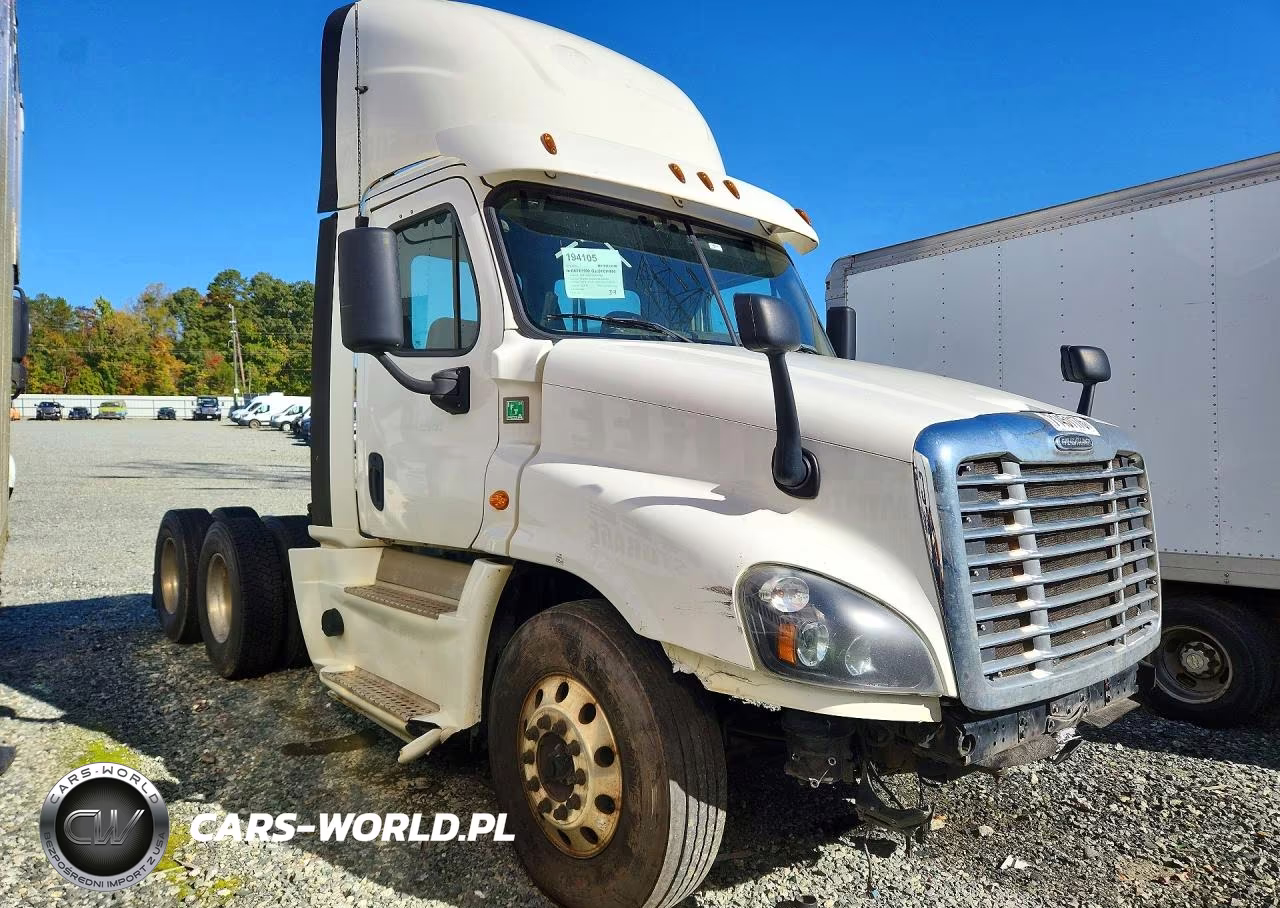 2018 Freightliner Cascadia 125 Semi Truck VIN:1FUJGEDR2JLJW9306 - 4