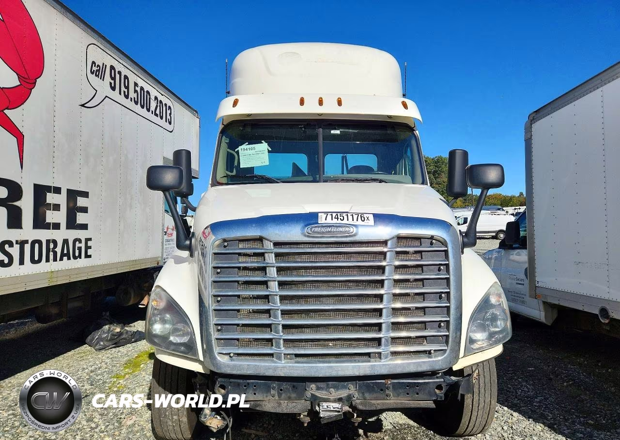 2018 Freightliner Cascadia 125 Semi Truck VIN:1FUJGEDR2JLJW9306 - 5