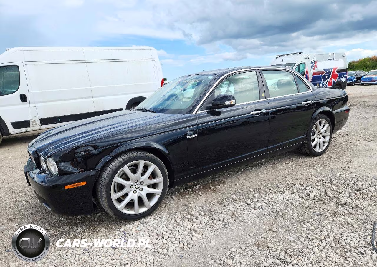 2008 Jaguar Xj8 – zdjęcie 1 z 12