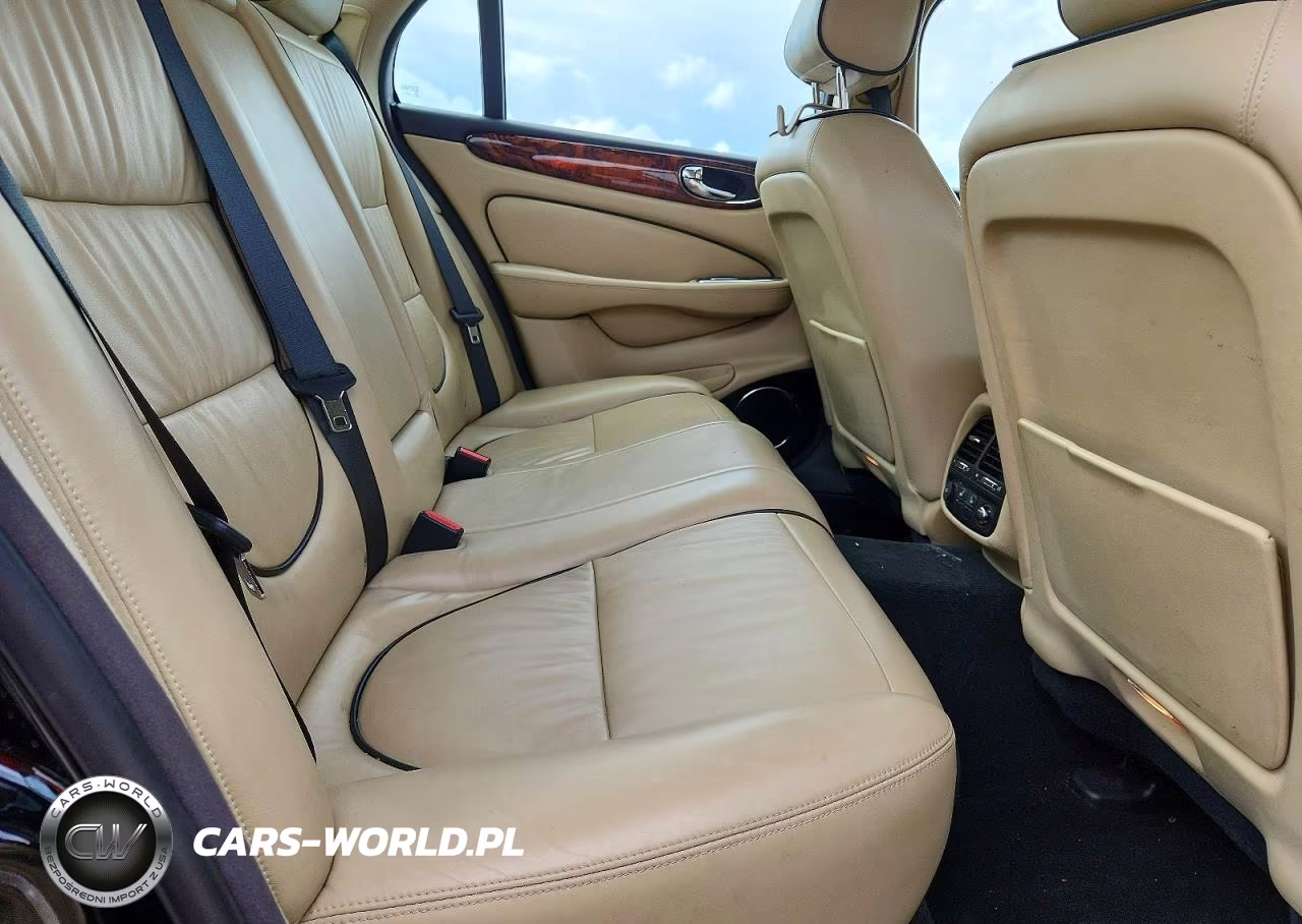 2008 Jaguar Xj8 VIN:SAJWA71BX8SH24458 - 10