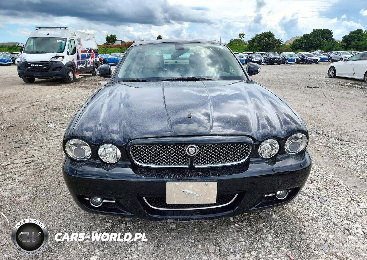 2008 Jaguar Xj8 VIN:SAJWA71BX8SH24458 - 5