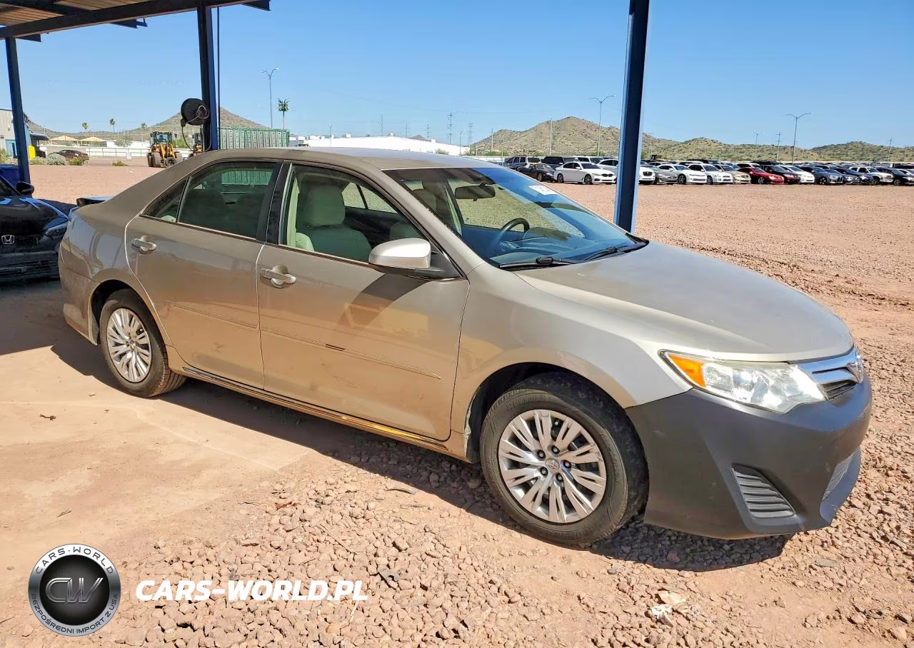2014 Toyota Camry Le VIN:4T4BF1FKXER434997 - 4