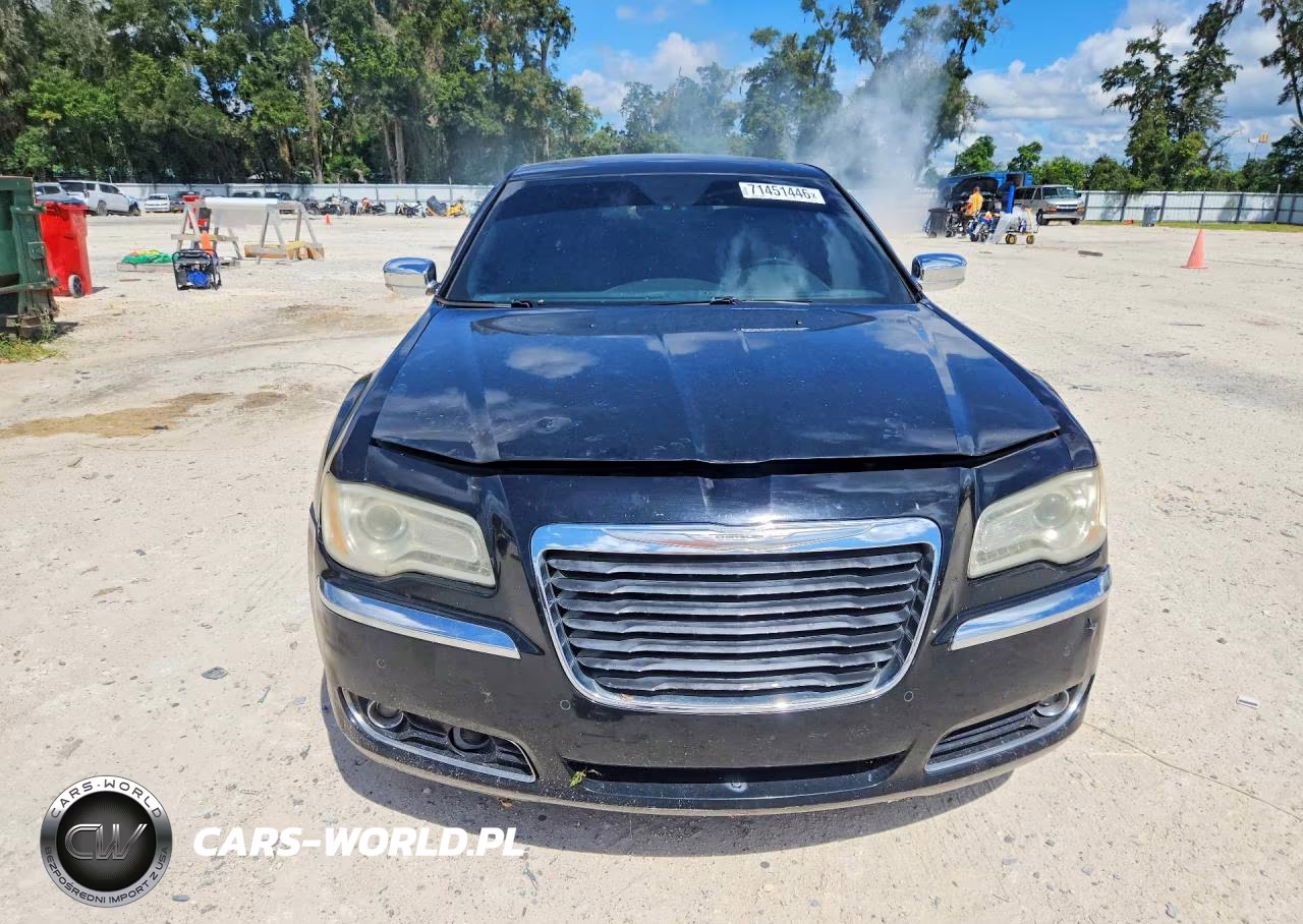 2013 Chrysler 300C VIN:2C3CCAKT4DH651607 - 5