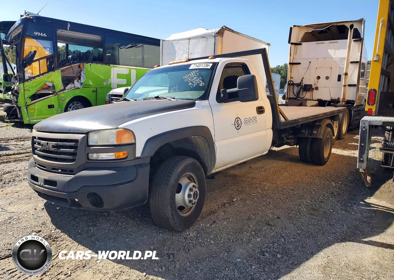2005 GMC New Sierra C3500 VIN:1GDJC34U15E130918 - 1