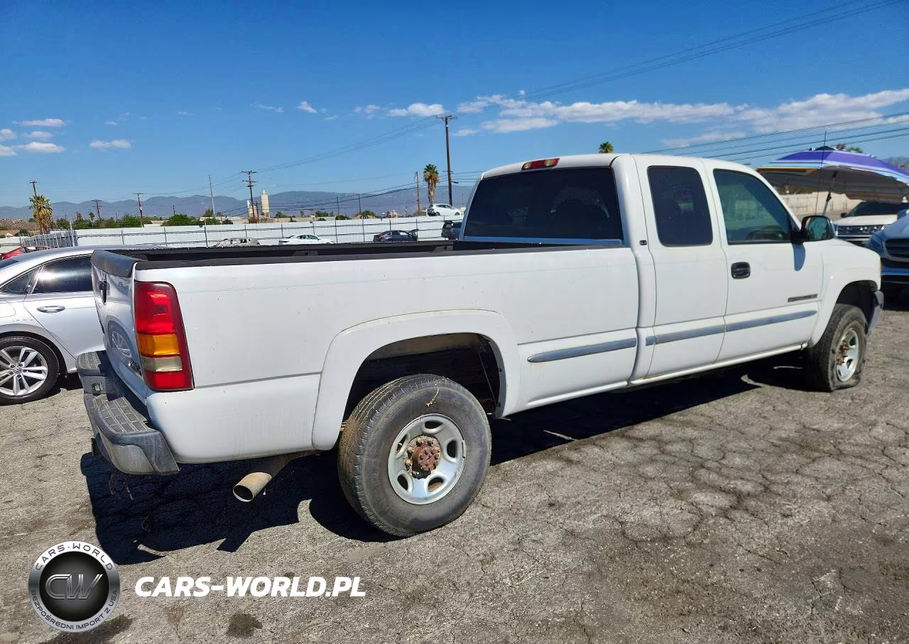 2002 GMC Sierra C2500 Heavy Duty VIN:1GTHC29G92E173480 - 3