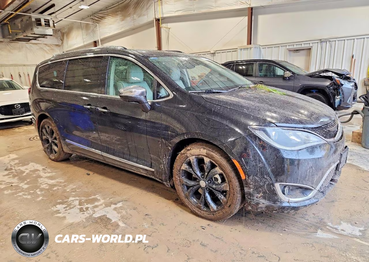 2017 Chrysler Pacifica Limited VIN:2C4RC1GG4HR810725 - 4