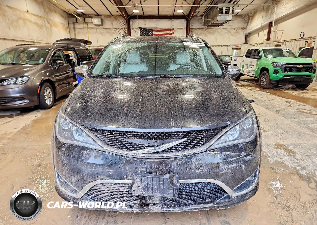 2017 Chrysler Pacifica Limited VIN:2C4RC1GG4HR810725 - 5