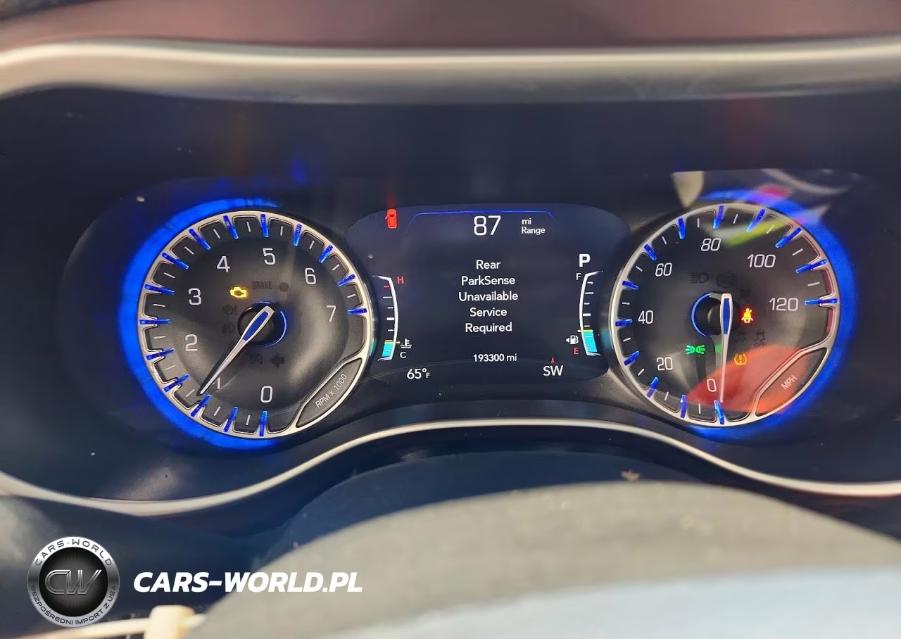 2017 Chrysler Pacifica Limited VIN:2C4RC1GG4HR810725 - 9