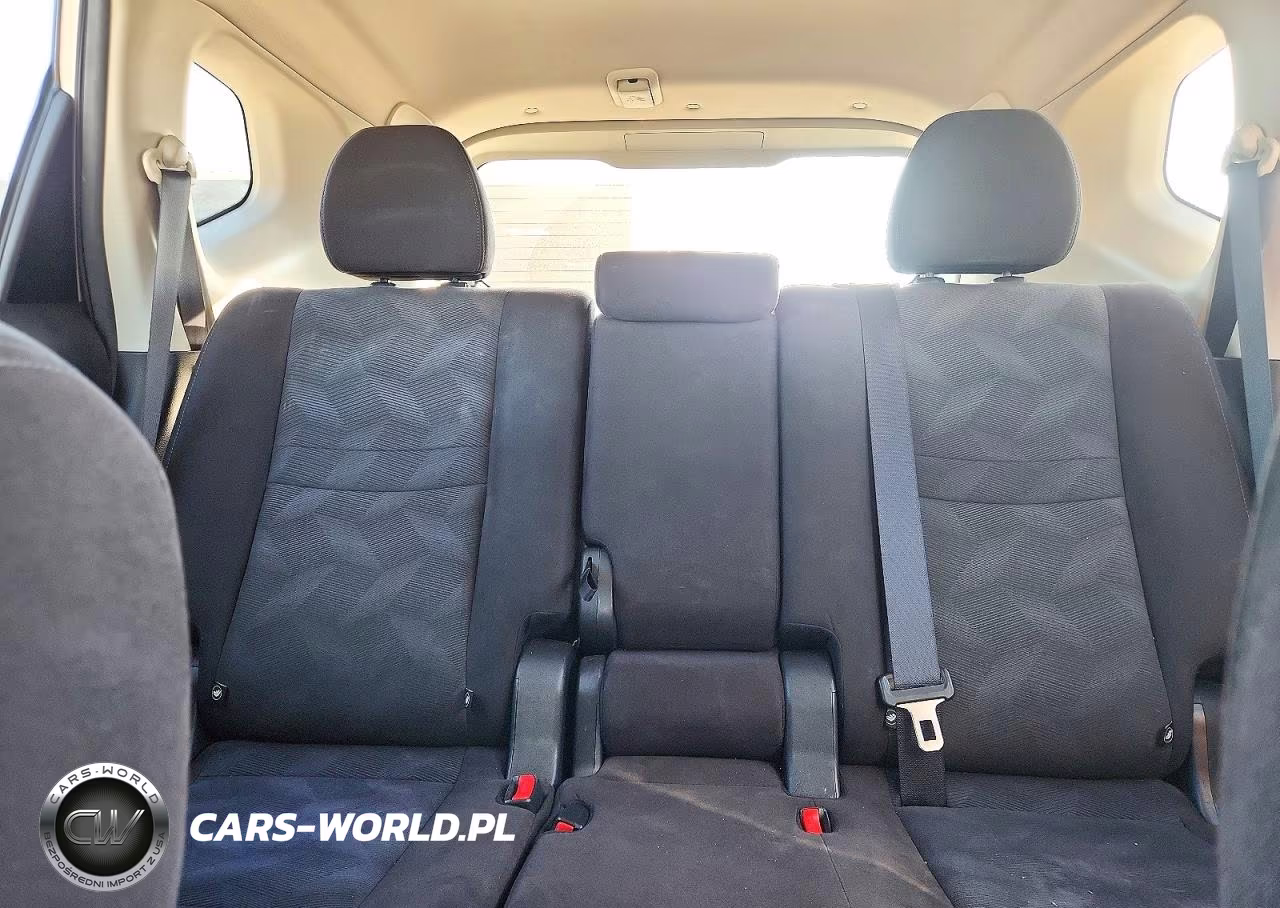 2015 Nissan Rogue S VIN:KNMAT2MV0FP521880 - 10