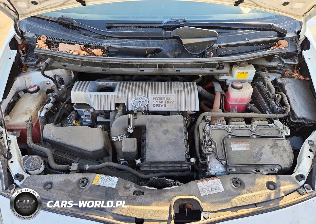2015 Toyota Prius Two VIN:JTDKN3DU7F0472732 - 11