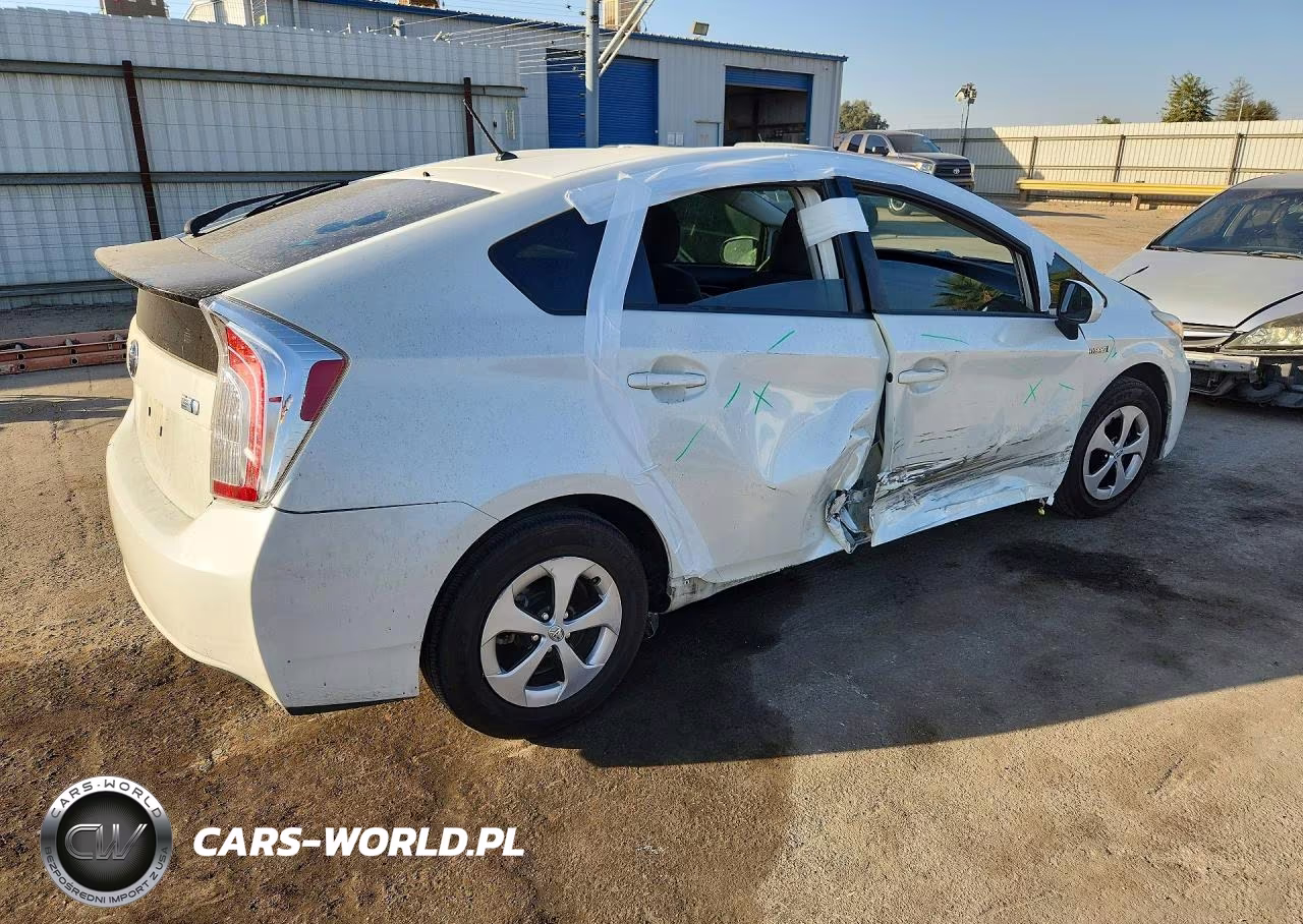 2015 Toyota Prius Two VIN:JTDKN3DU7F0472732 - 3