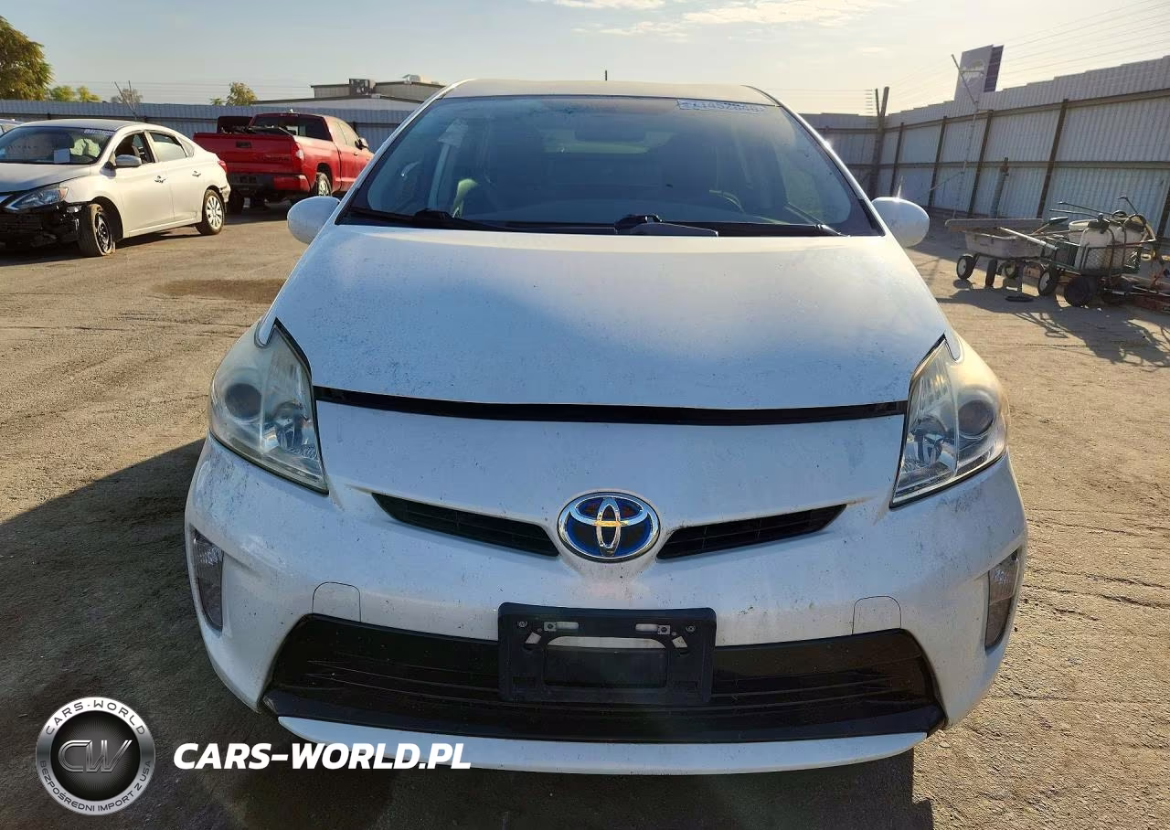2015 Toyota Prius Two VIN:JTDKN3DU7F0472732 - 5