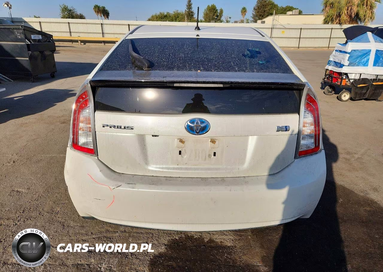 2015 Toyota Prius Two VIN:JTDKN3DU7F0472732 - 6