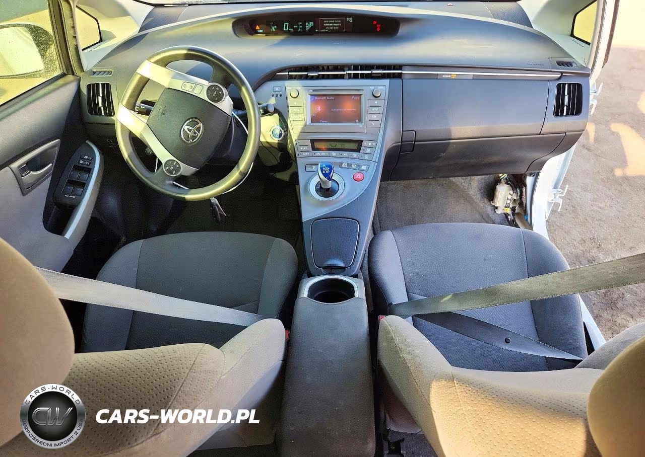 2015 Toyota Prius Two VIN:JTDKN3DU7F0472732 - 8