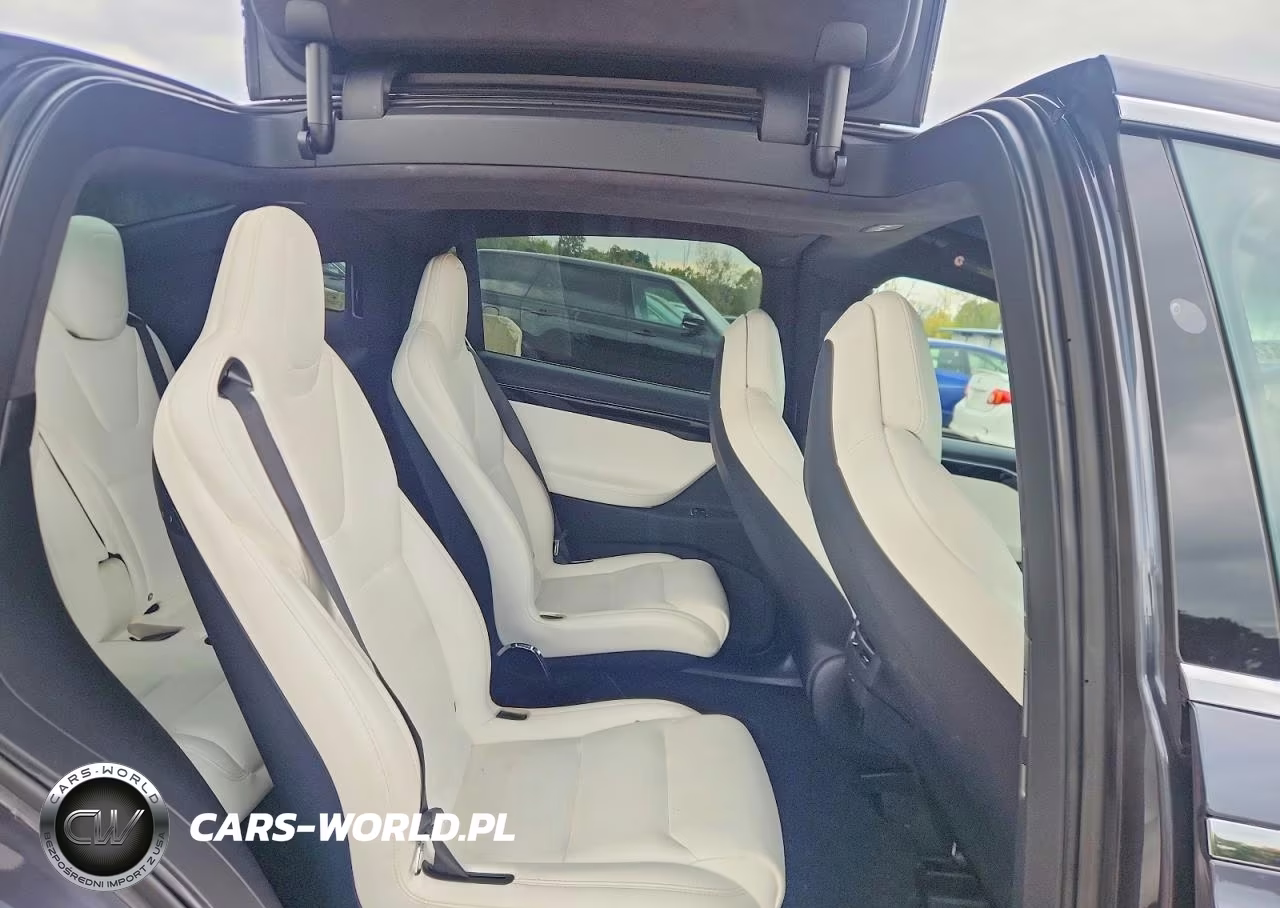 2018 Tesla Model X VIN:5YJXCBE29JF101634 - 11