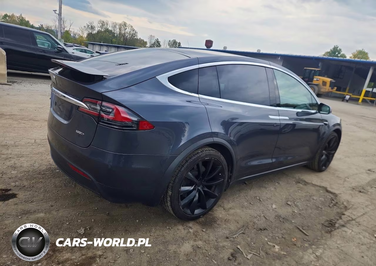2018 Tesla Model X VIN:5YJXCBE29JF101634 - 3