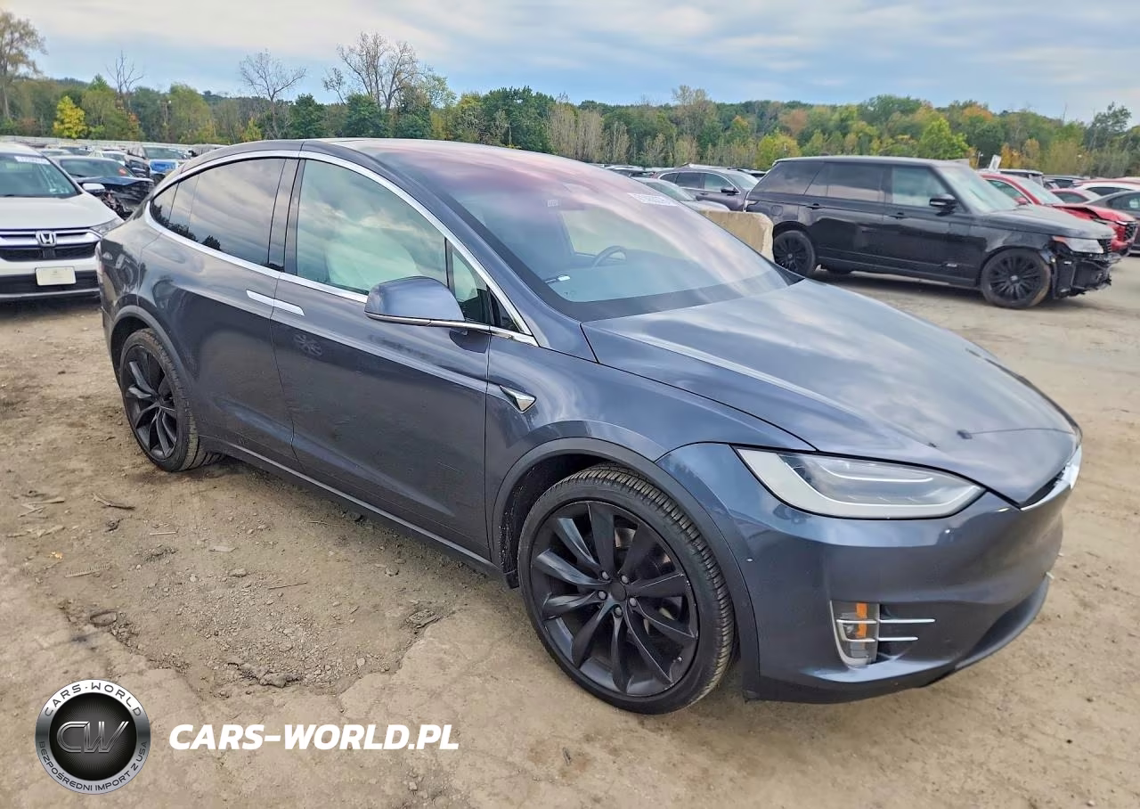 2018 Tesla Model X VIN:5YJXCBE29JF101634 - 4