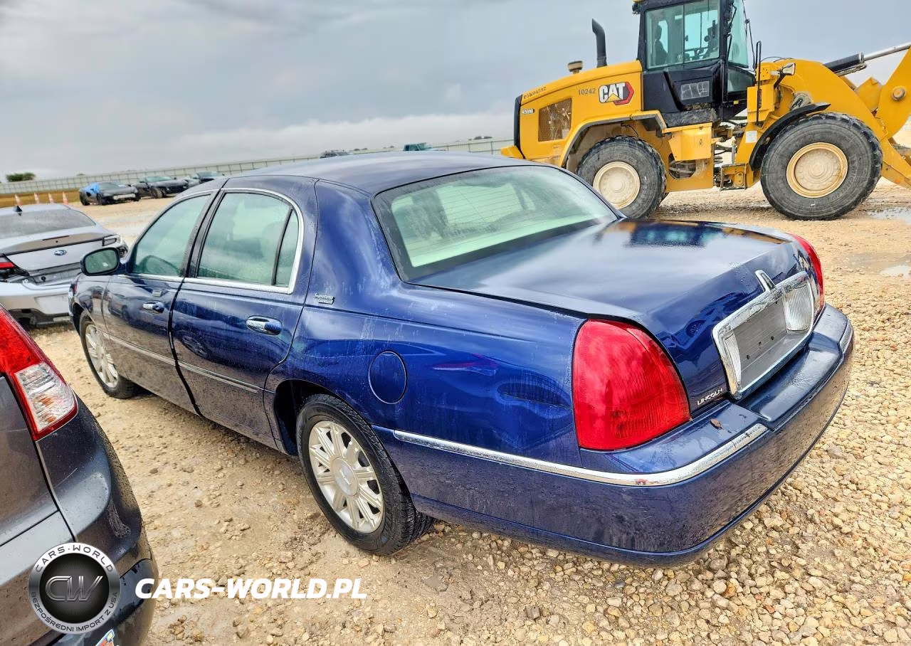 2009 Lincoln Town Car Signature Limited VIN:2LNHM82V89X621592 - 2