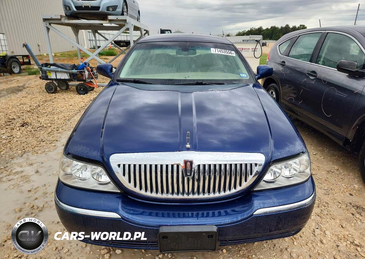 2009 Lincoln Town Car Signature Limited VIN:2LNHM82V89X621592 - 5
