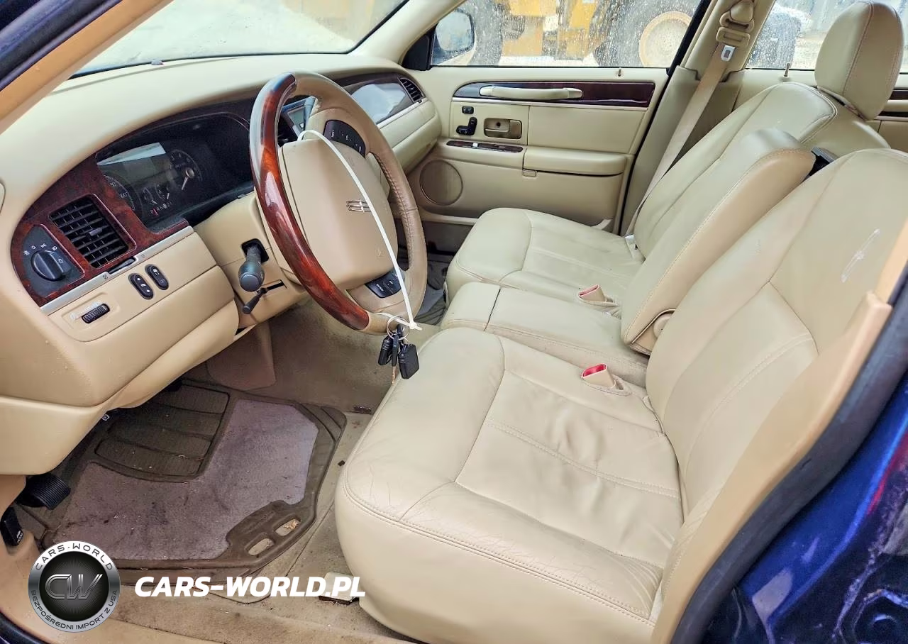 2009 Lincoln Town Car Signature Limited VIN:2LNHM82V89X621592 - 7