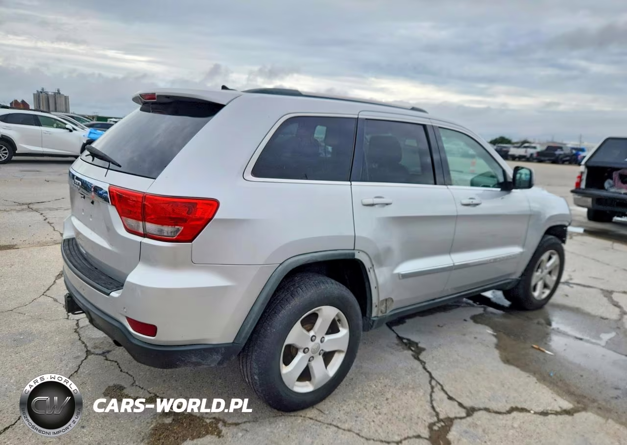 2011 Jeep Grand Cherokee Laredo VIN:1J4RS4GG6BC746654 - 3