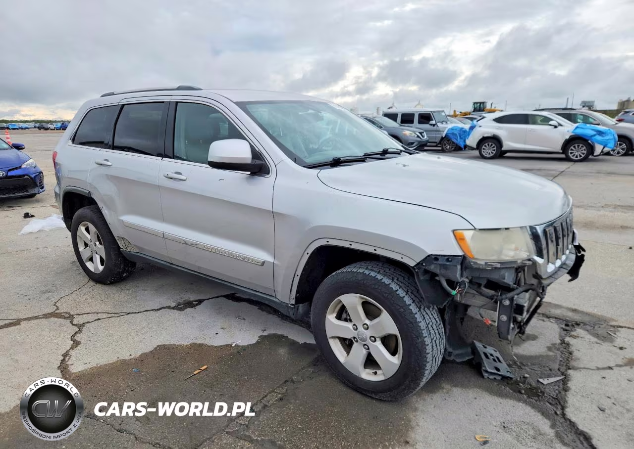2011 Jeep Grand Cherokee Laredo VIN:1J4RS4GG6BC746654 - 4