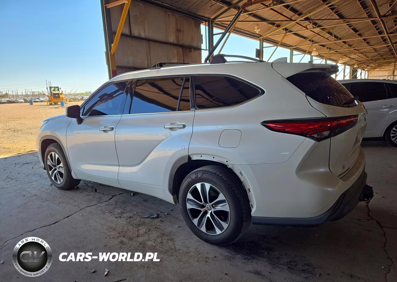 2021 Toyota Highlander Xle VIN:5TDHZRAH7MS043769 - 2