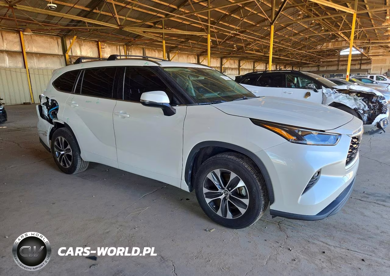 2021 Toyota Highlander Xle VIN:5TDHZRAH7MS043769 - 4