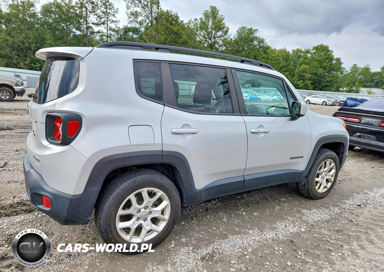 2016 Jeep Renegade Latitude VIN:ZACCJBBT0GPD16211 - 3