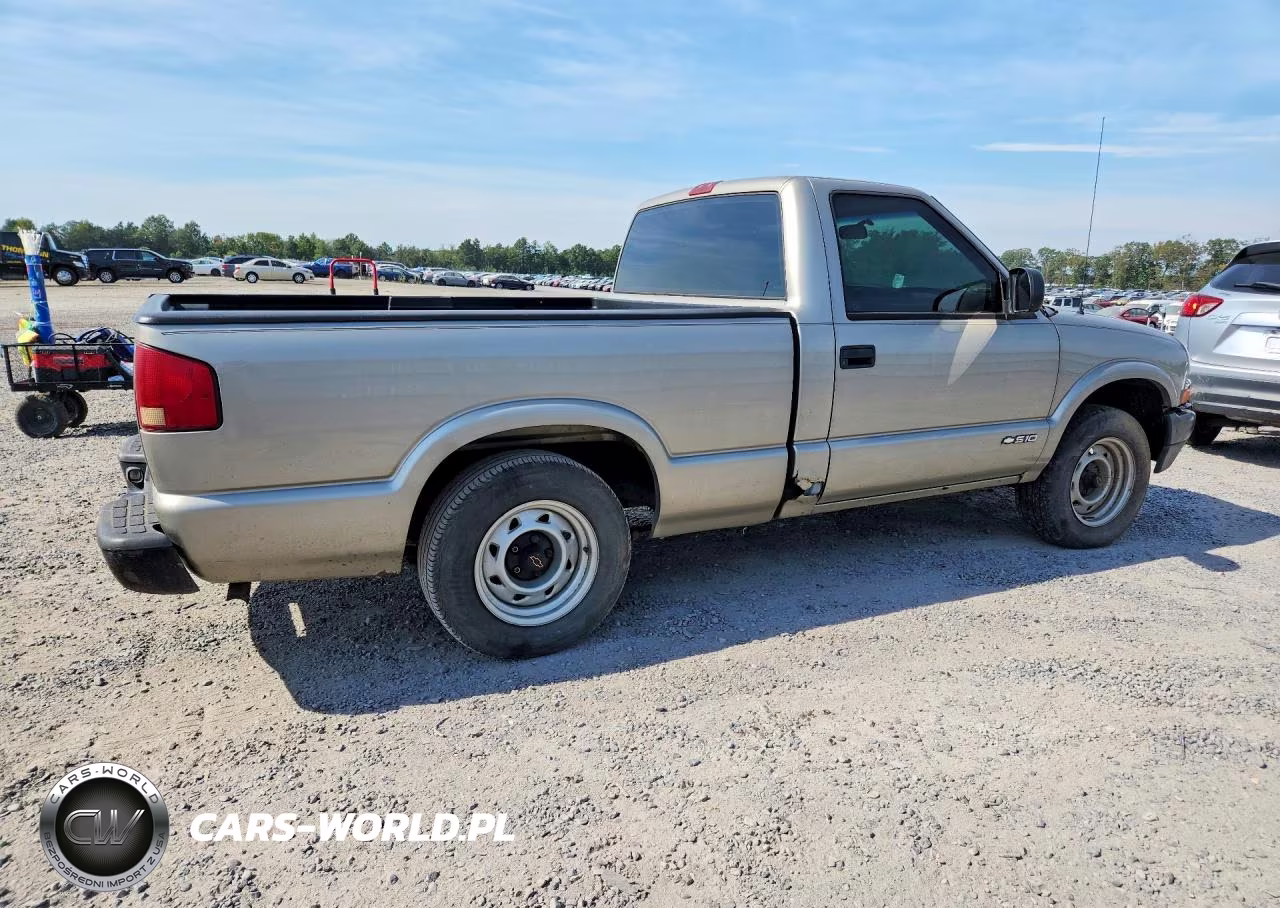 2002 Chevrolet S Truck S10 VIN:1GCCS145628221755 - 3