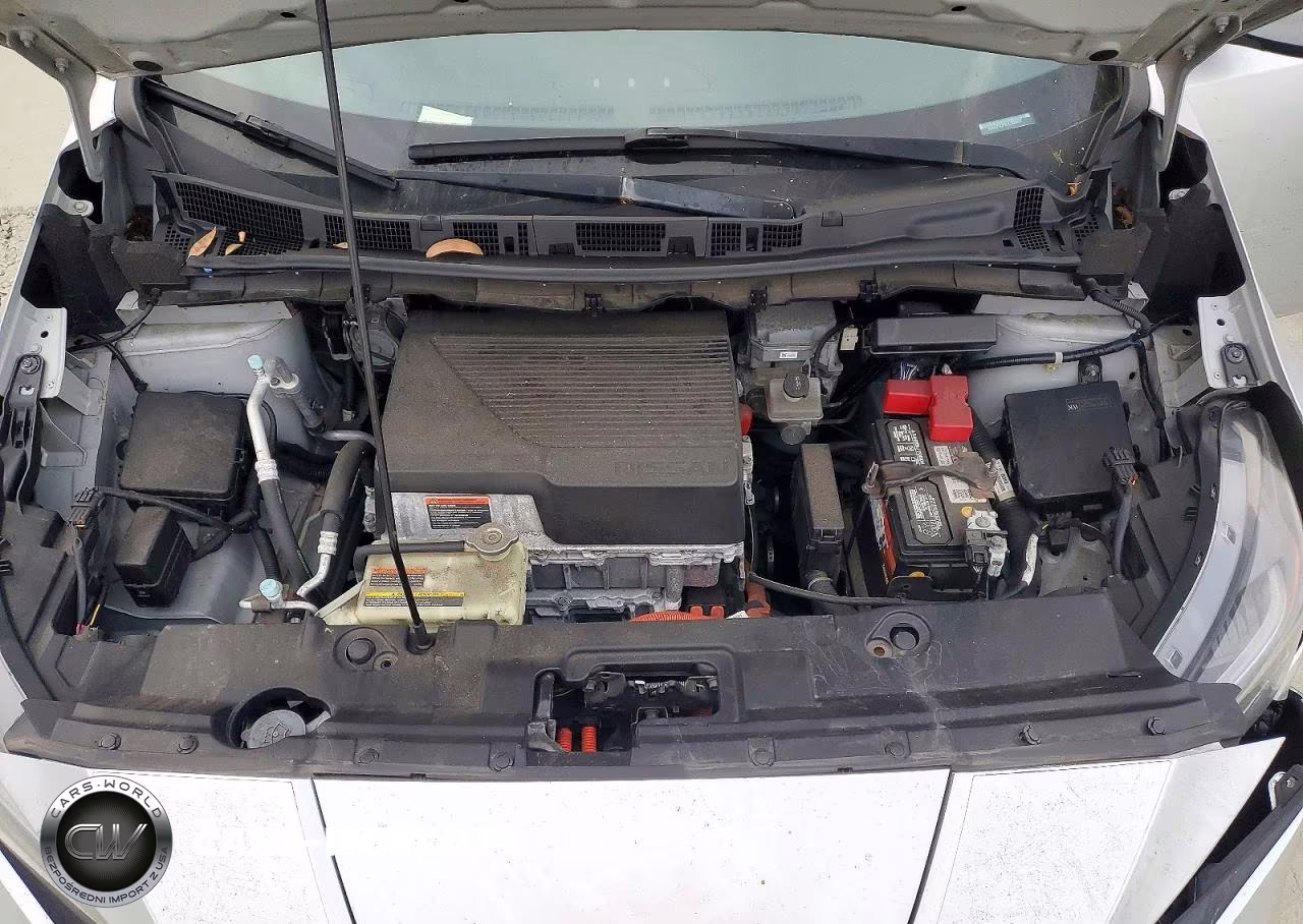 2018 Nissan Leaf S VIN:1N4AZ1CP8JC306457 - 11