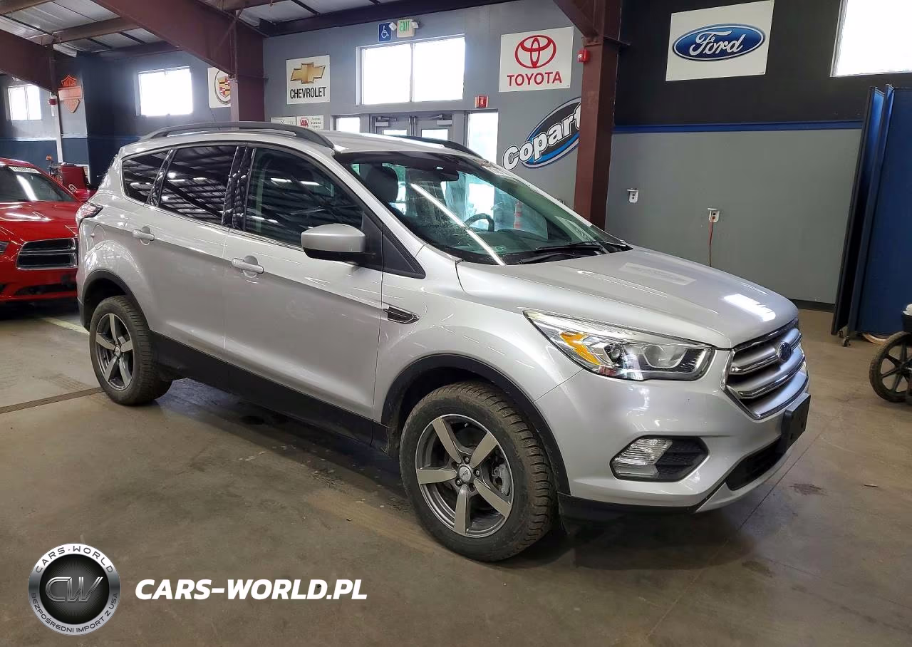 2017 Ford Escape Se VIN:1FMCU9GD5HUB93633 - 4