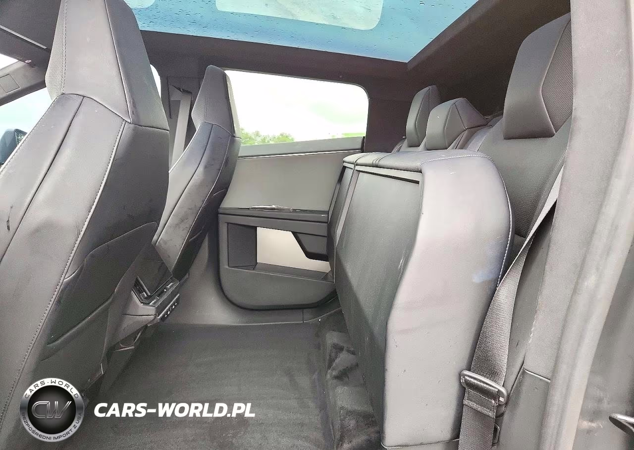 2024 Tesla Cybertruck VIN:7G2CEHED8RA054695 - 10
