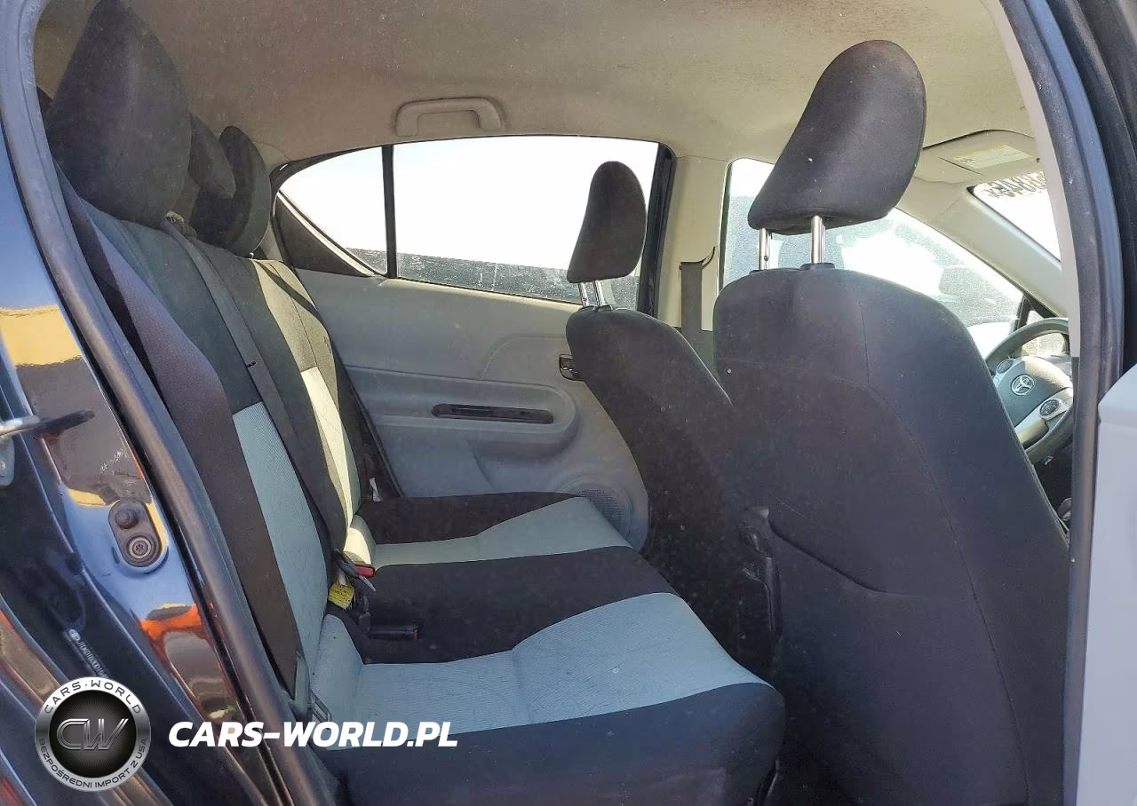 2013 Toyota Prius C Two VIN:JTDKDTB30D1548022 - 10
