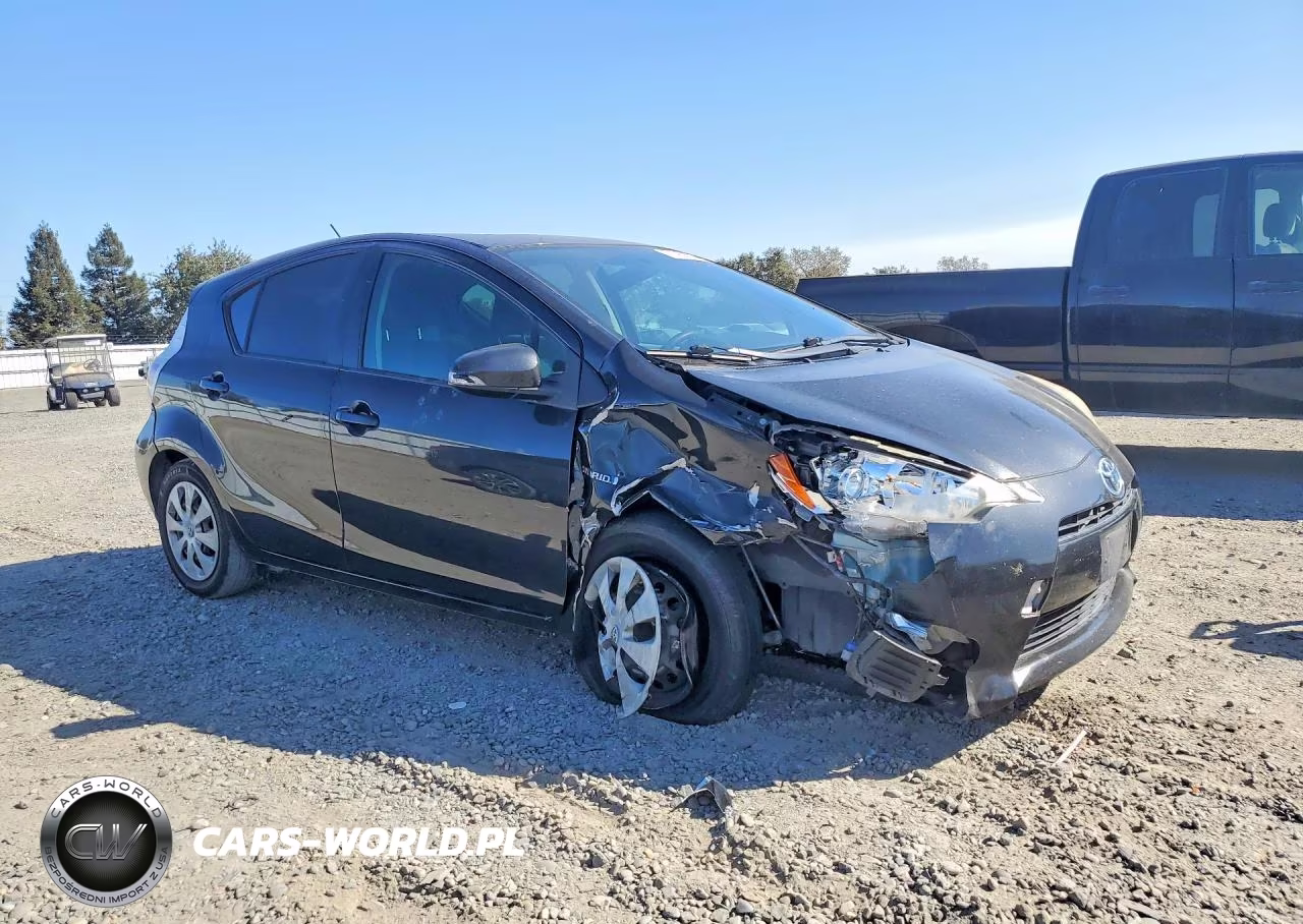 2013 Toyota Prius C Two VIN:JTDKDTB30D1548022 - 4