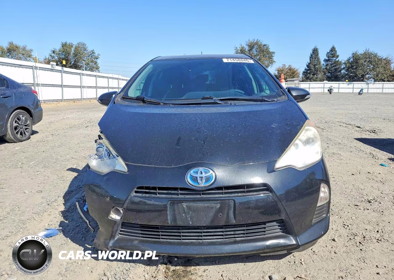 2013 Toyota Prius C Two VIN:JTDKDTB30D1548022 - 5