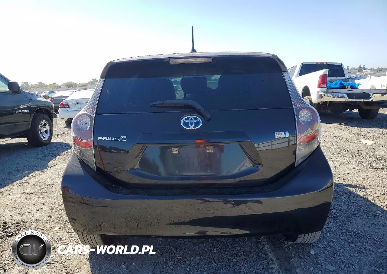 2013 Toyota Prius C Two VIN:JTDKDTB30D1548022 - 6