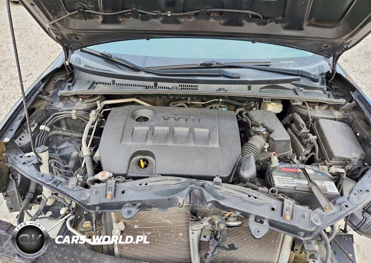 2018 Toyota Corolla Le VIN:5YFBURHE2JP820122 - 11