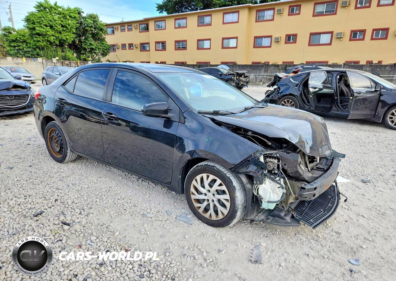 2018 Toyota Corolla Le VIN:5YFBURHE2JP820122 - 4