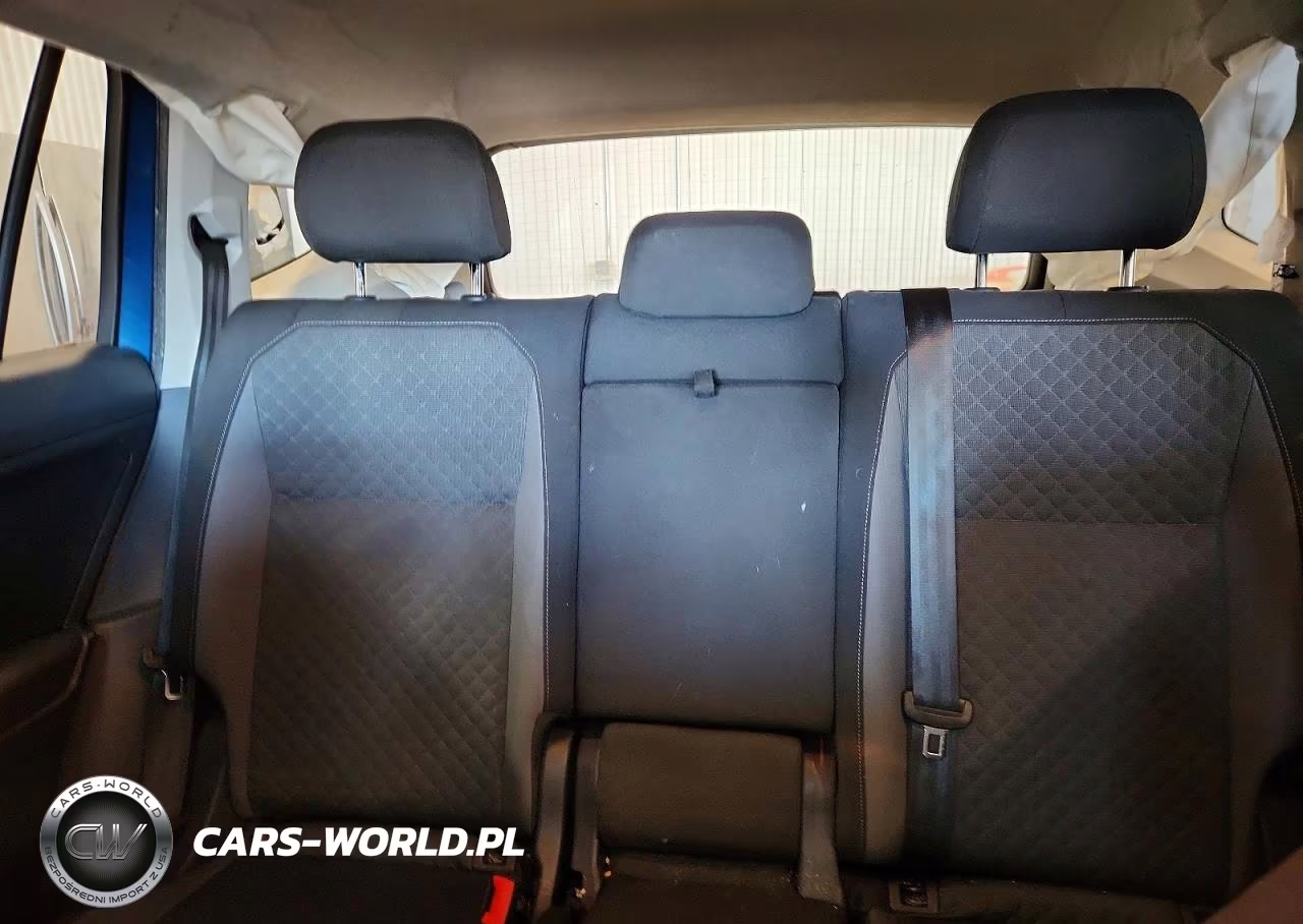 2018 Volkswagen Tiguan S VIN:3VV0B7AX1JM105838 - 10