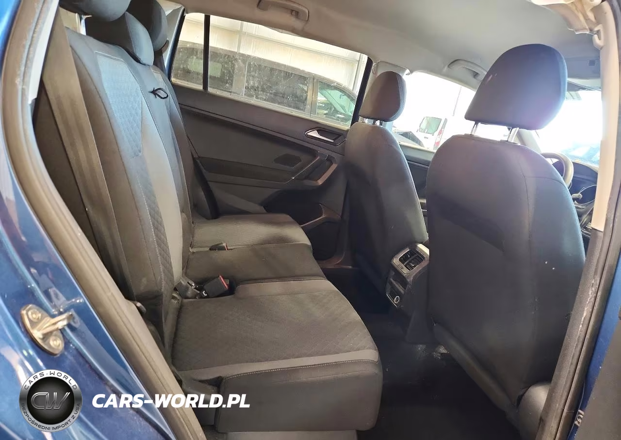 2018 Volkswagen Tiguan S VIN:3VV0B7AX1JM105838 - 11