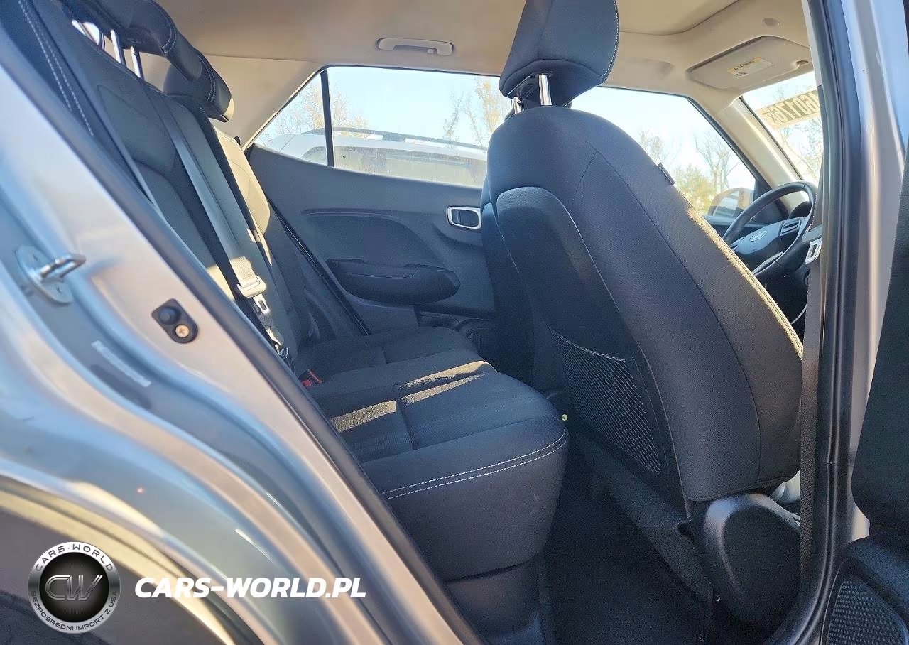 2023 Hyundai Venue Sel VIN:KMHRC8A38PU250641 - 10