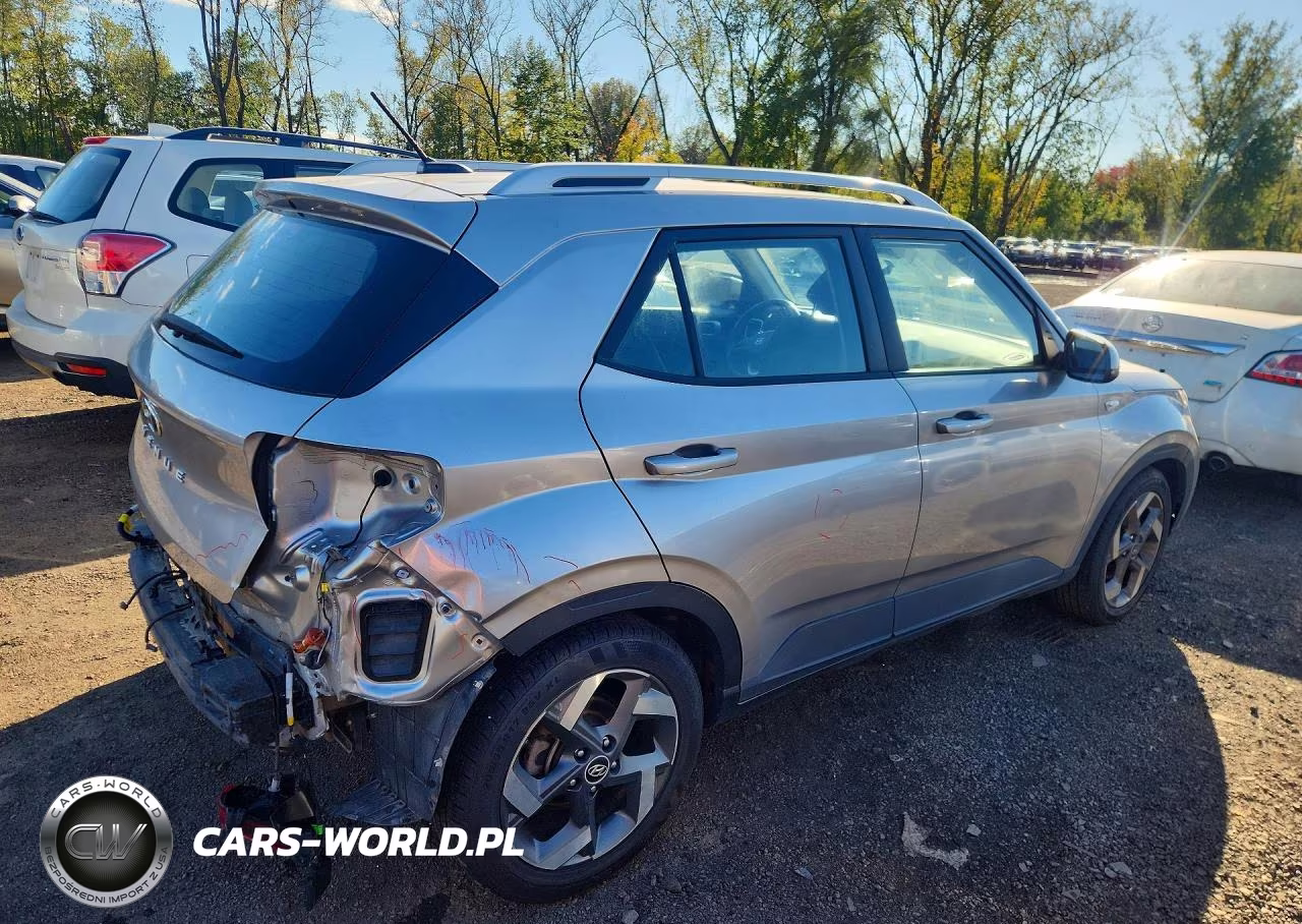 2023 Hyundai Venue Sel VIN:KMHRC8A38PU250641 - 3