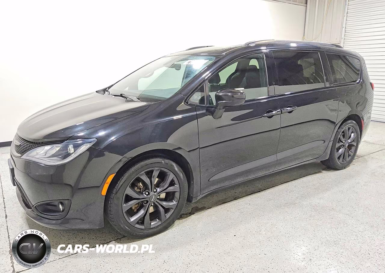 2018 Chrysler Pacifica Touring L Plus