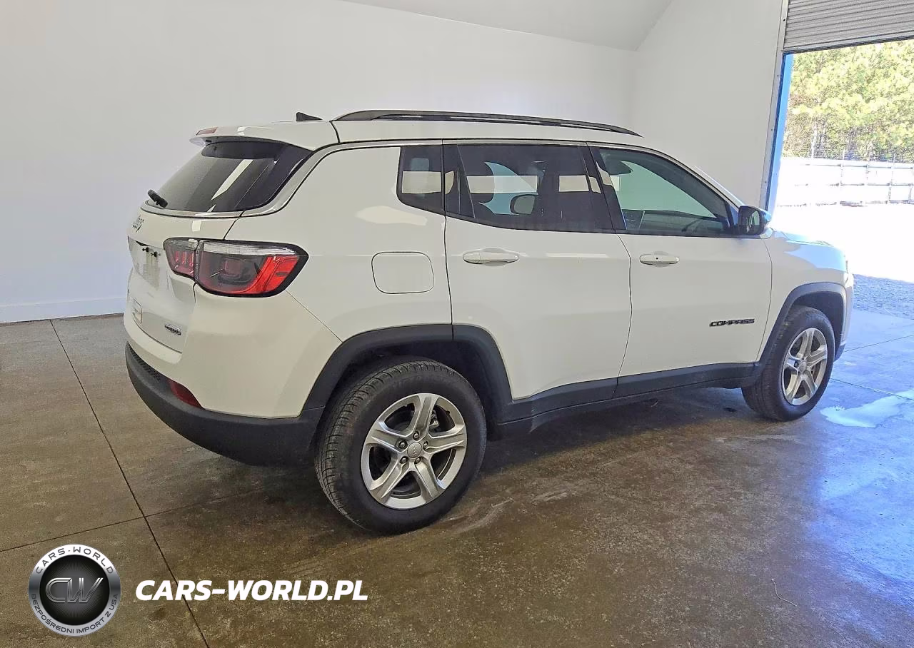 2023 Jeep Compass Latitude VIN:3C4NJDBNXPT522991 - 3