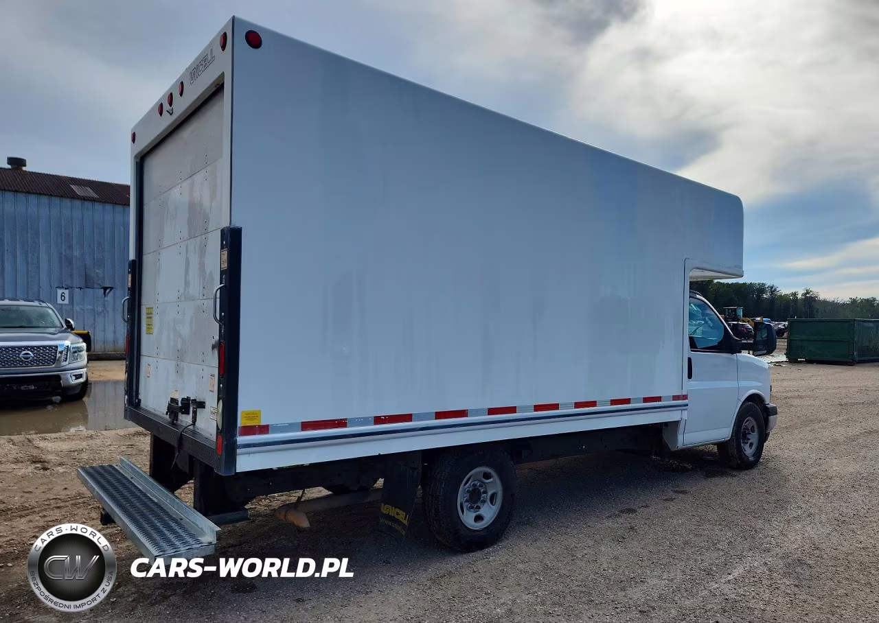 2018 Chevrolet Express Box Truck VIN:1GB0GSFGXJ1345290 - 3