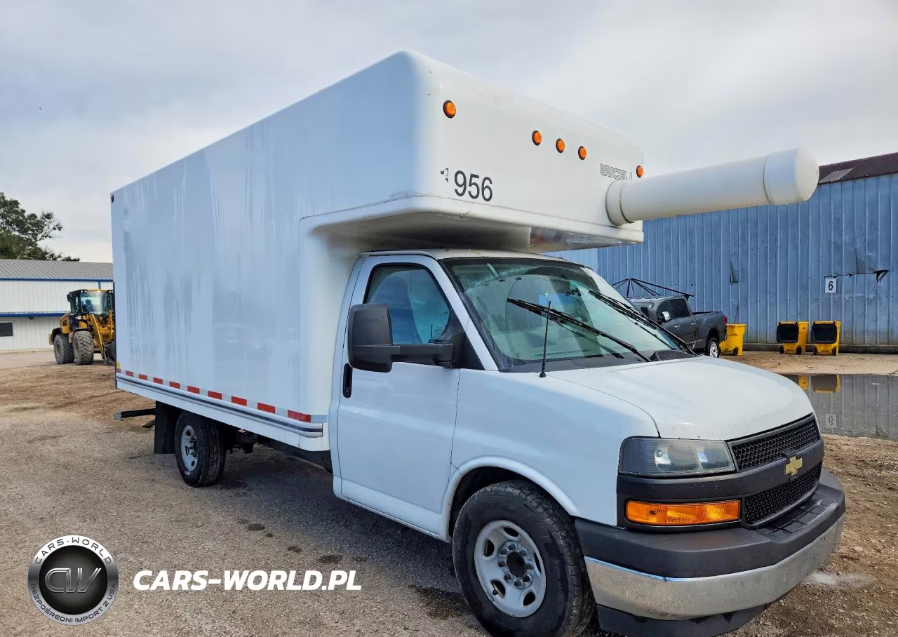 2018 Chevrolet Express Box Truck VIN:1GB0GSFGXJ1345290 - 4