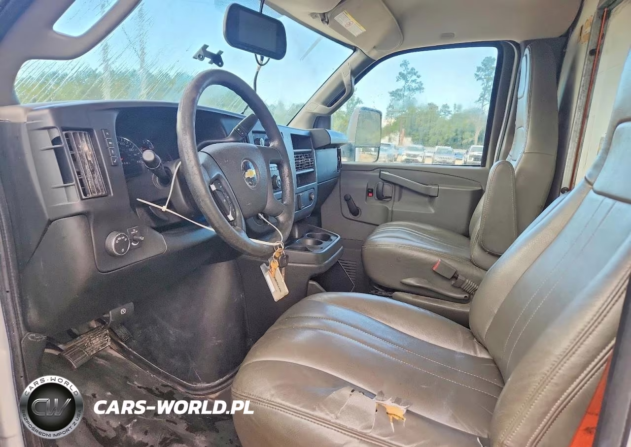 2018 Chevrolet Express Box Truck VIN:1GB0GSFGXJ1345290 - 7