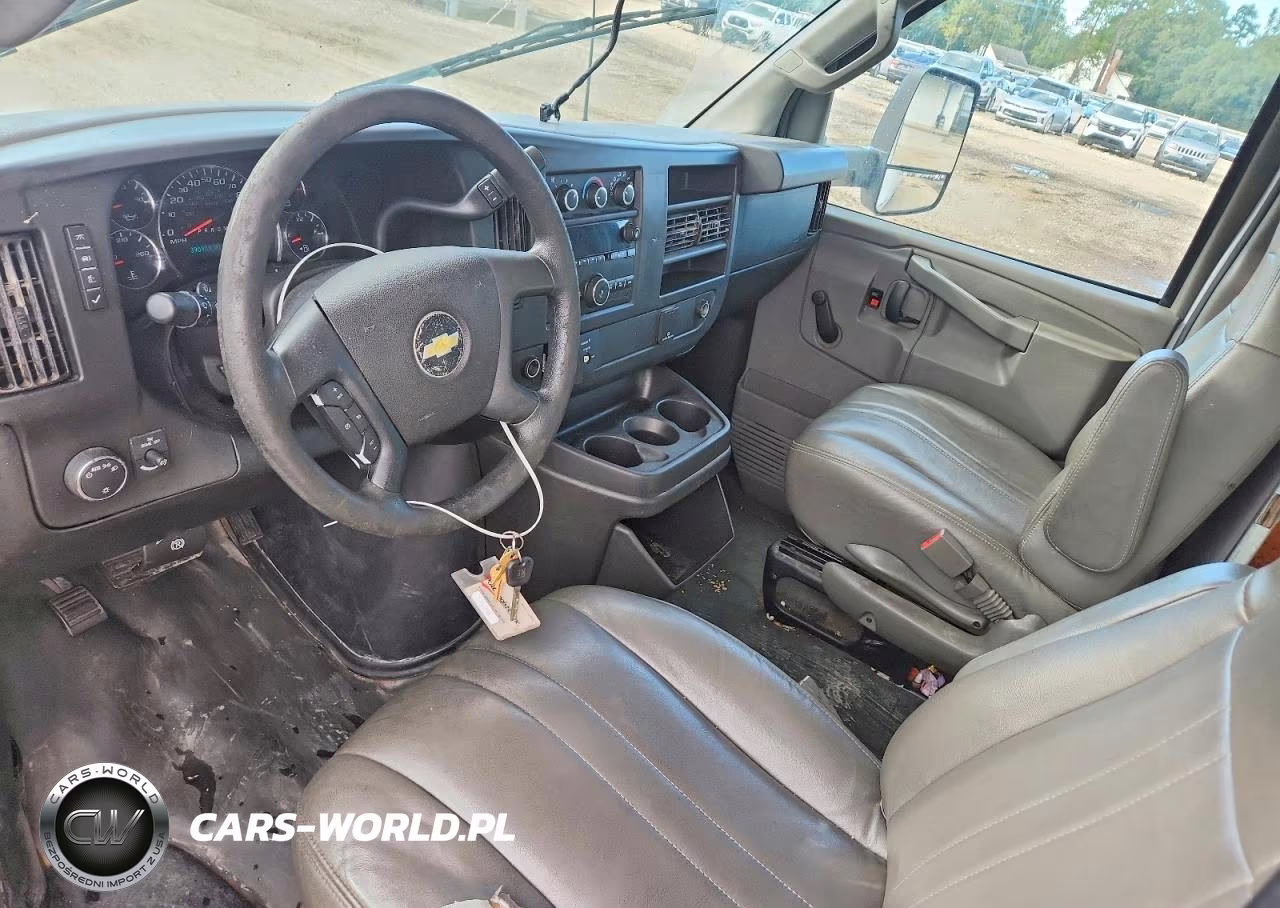 2018 Chevrolet Express Box Truck VIN:1GB0GSFGXJ1345290 - 8